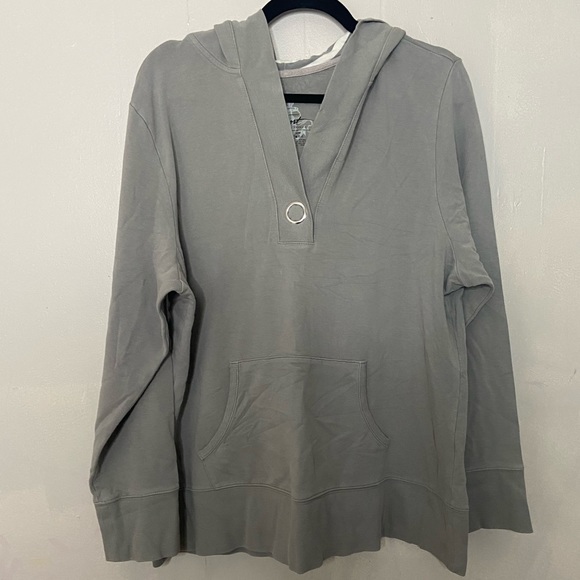 V Sport by Venezia Women’s Size 18/20 Grey Top - Picture 1 of 5